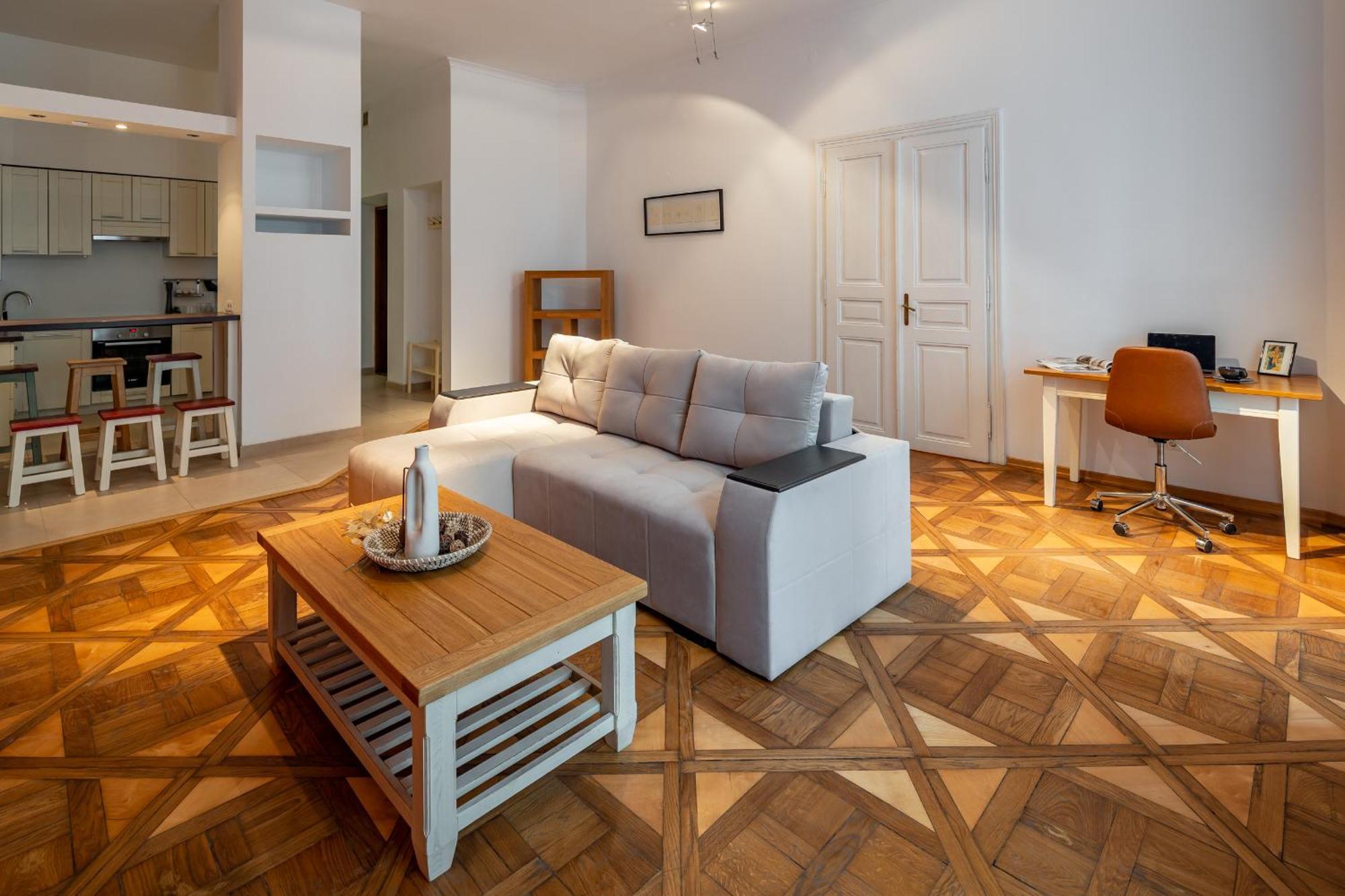 Romari Площа Ринок 28 Apartman Lviv Kültér fotó